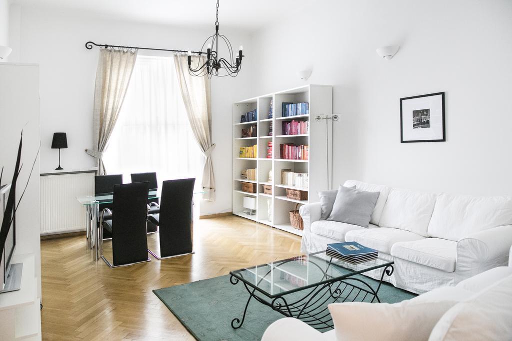 Roommate Apartments Boduena Varşova Oda fotoğraf