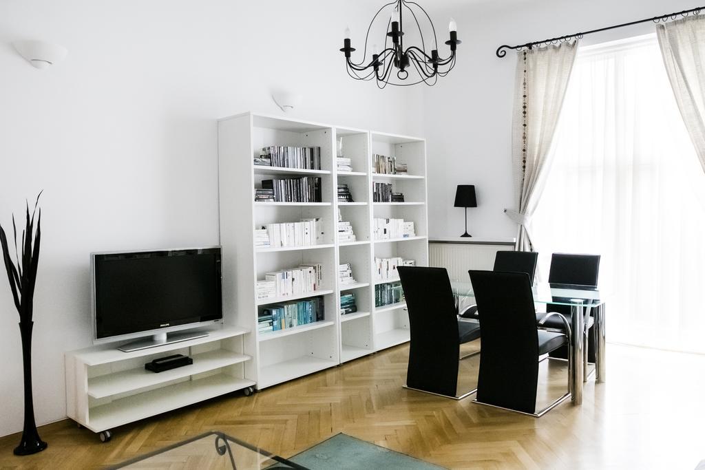 Roommate Apartments Boduena Varşova Oda fotoğraf